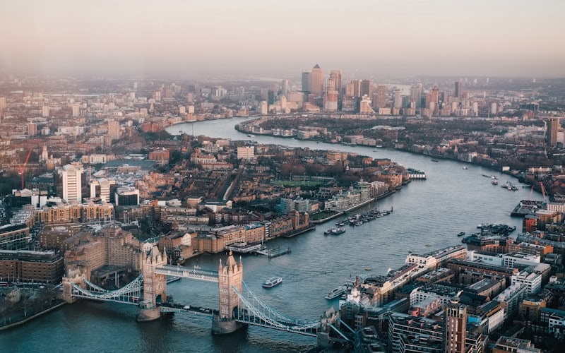London skyline — Thames and Tower Bridge